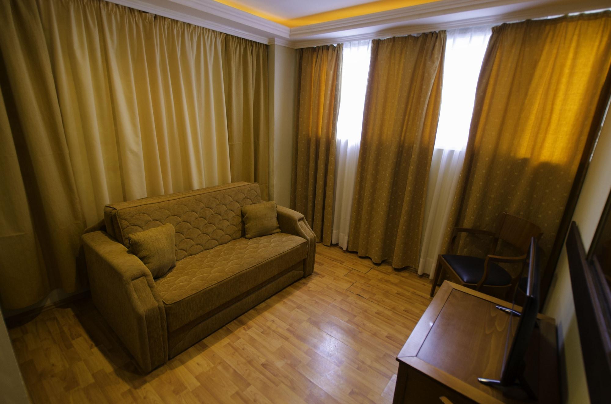 Otel Lydia 3*
